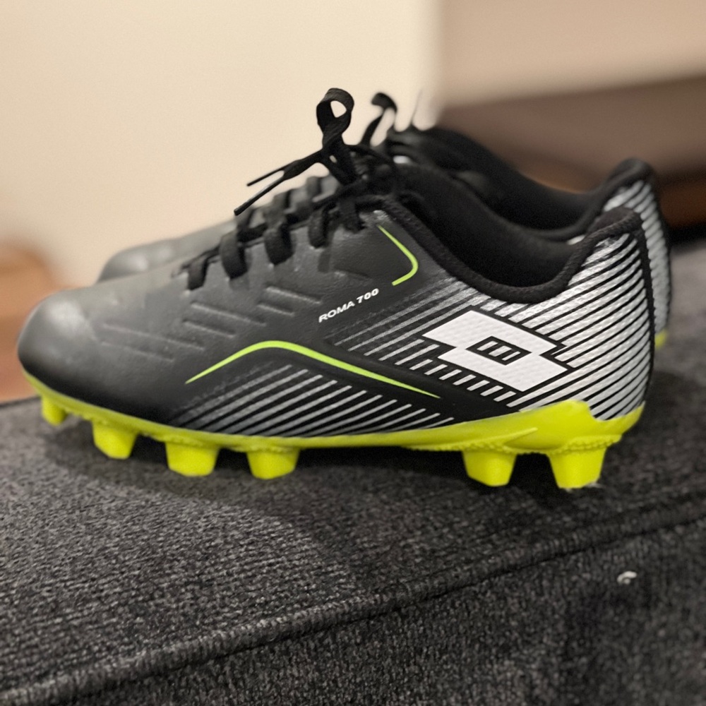 Lotto Kids' Roma 700 Soccer Cleats (Size: 13K)